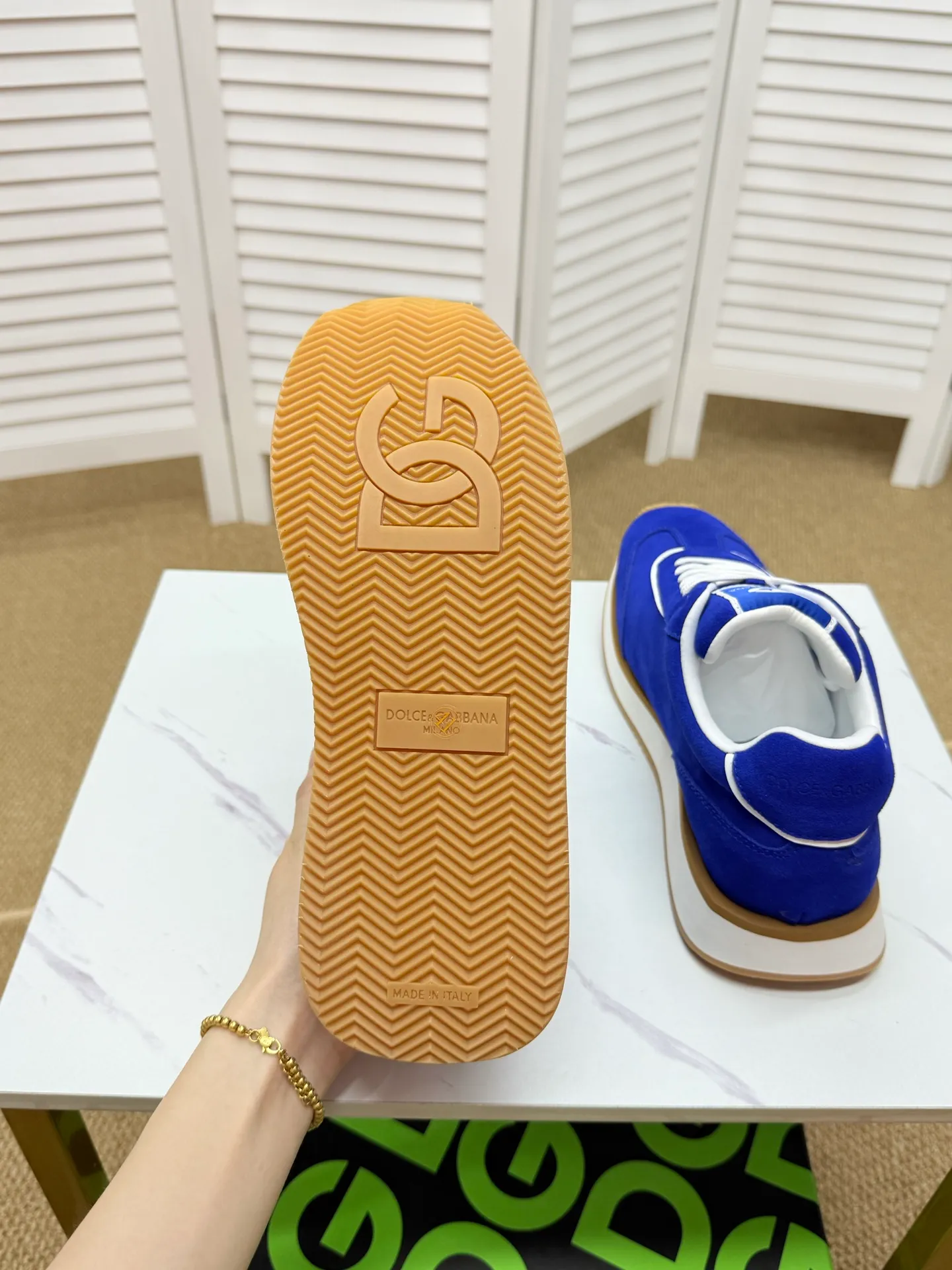 Men's clothing and shoes 250. The latest sports and casual shoes for couples (DG) are fashionable and versatile, and can add luster to various looks. Create an exquisite design with unique dynamic vitality and modern atmosphere, showing modern elegance. Size: 36-46 (45 and 46 are custom-made and cannot be returned or exchanged) Se